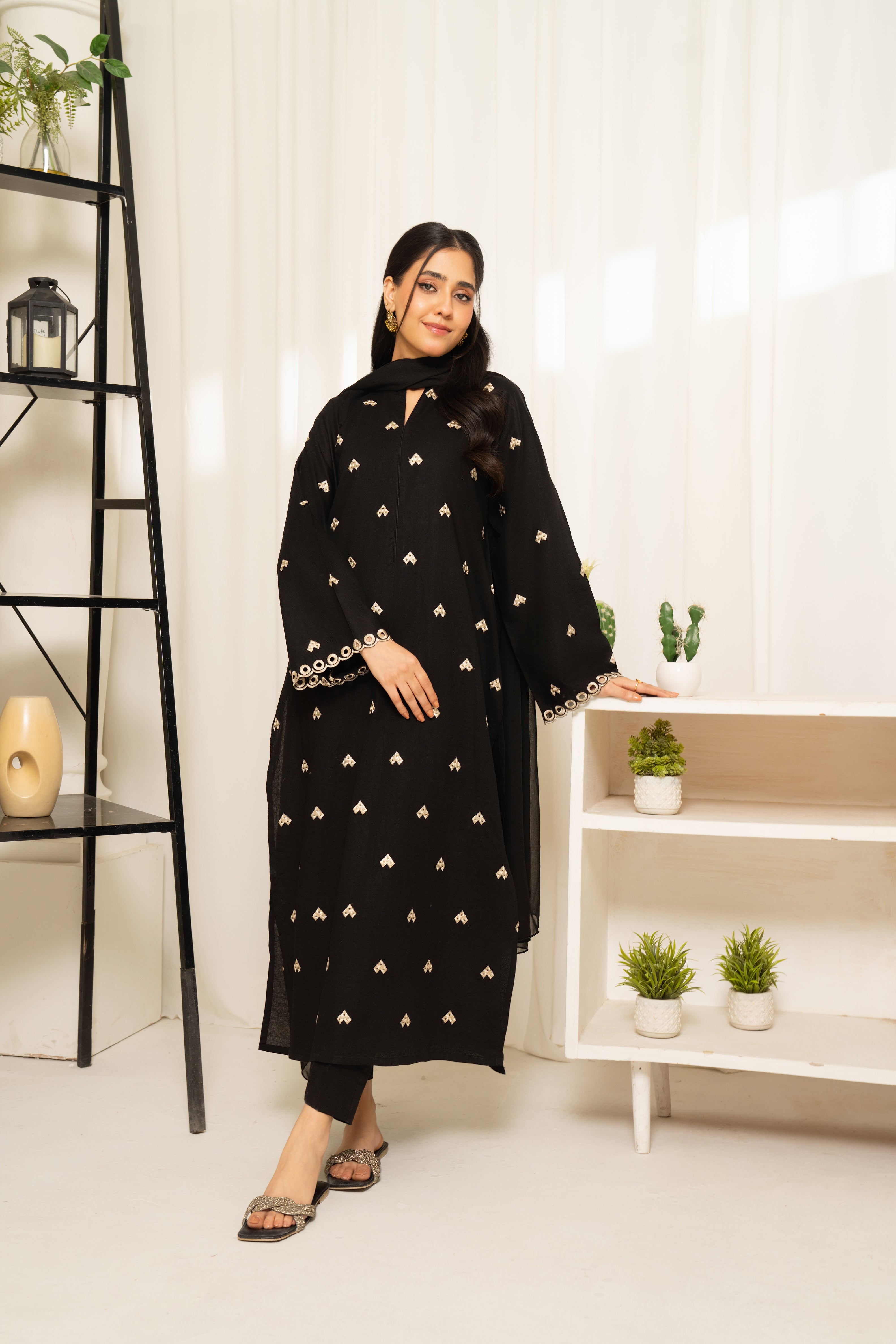 Noir Zahra 2Pc (30% OFF)