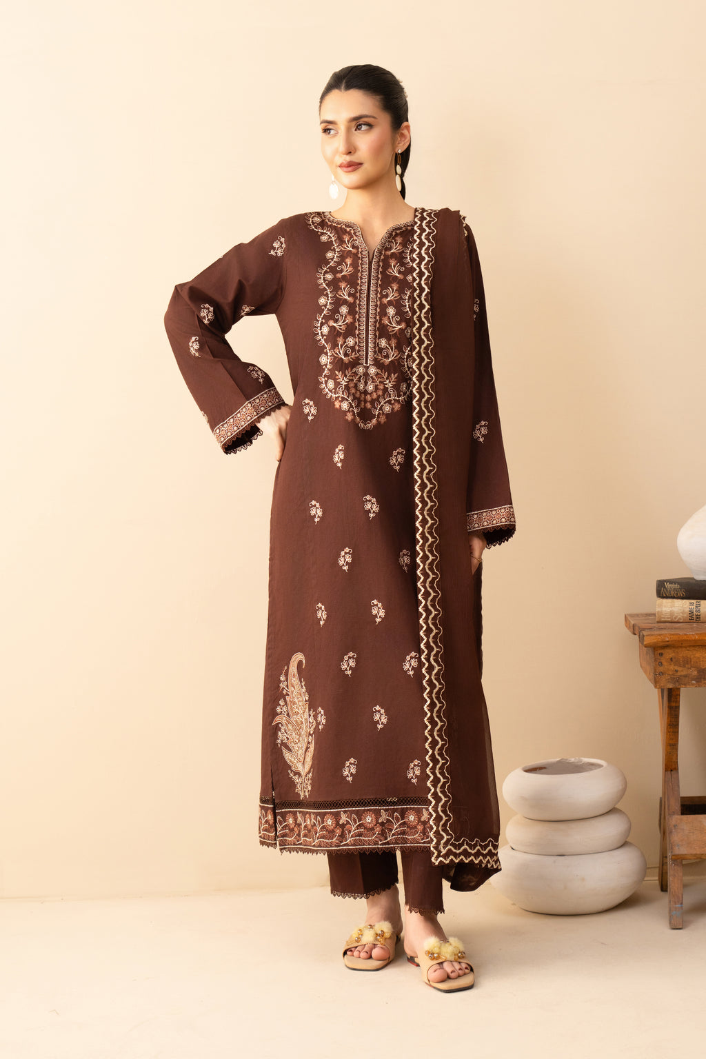 Brown Amora