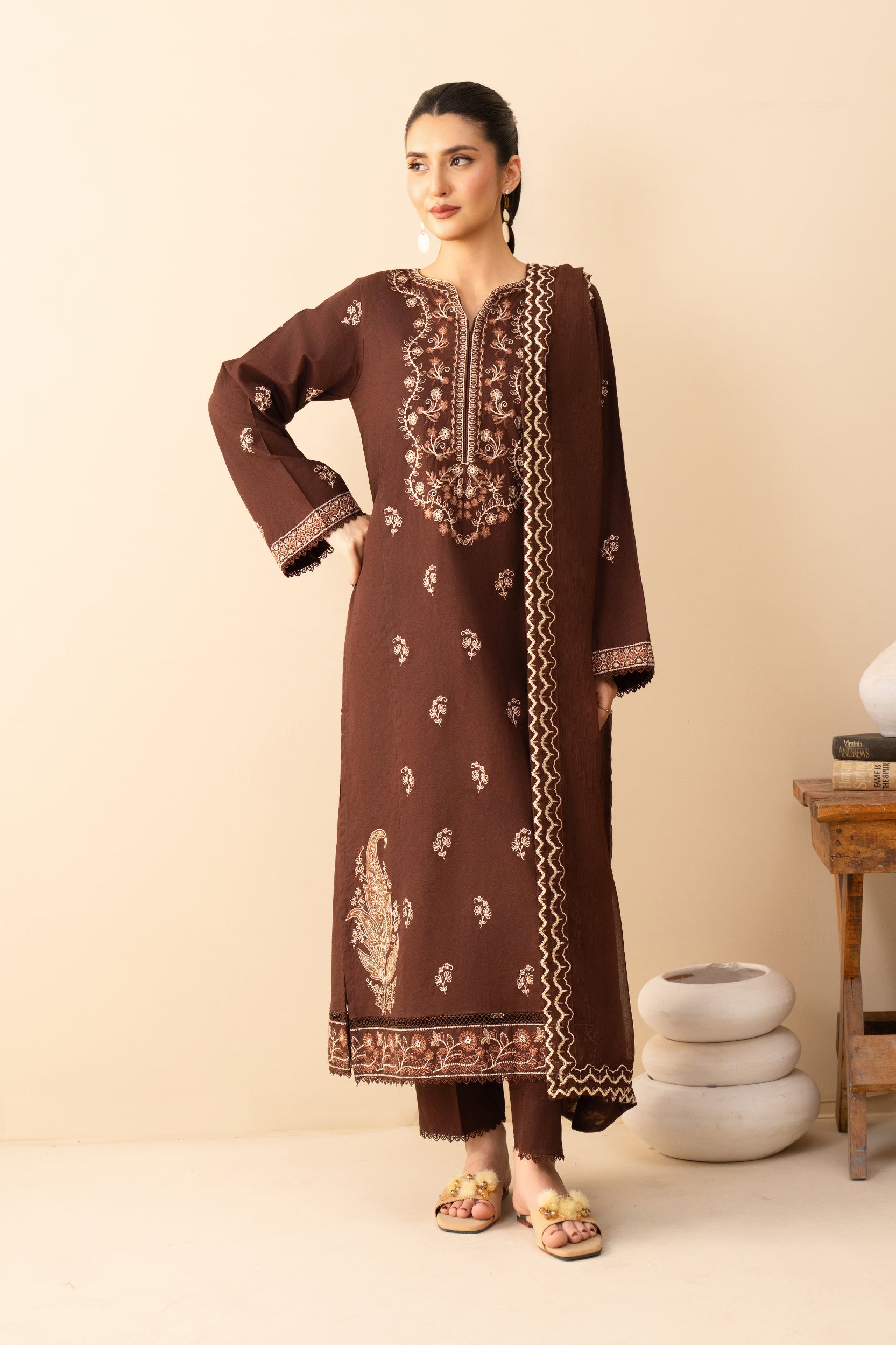 Brown Amora