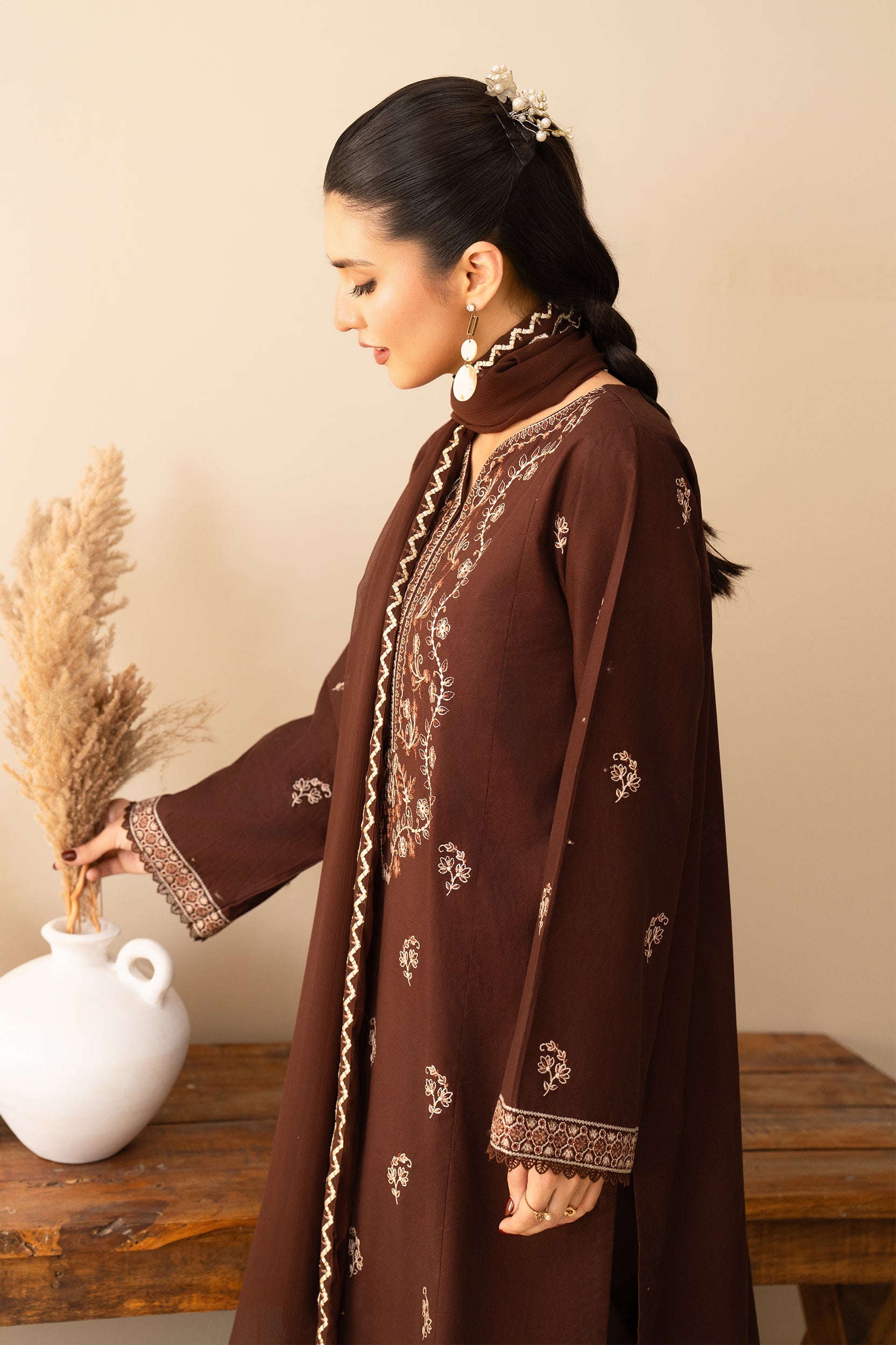 Brown Amora